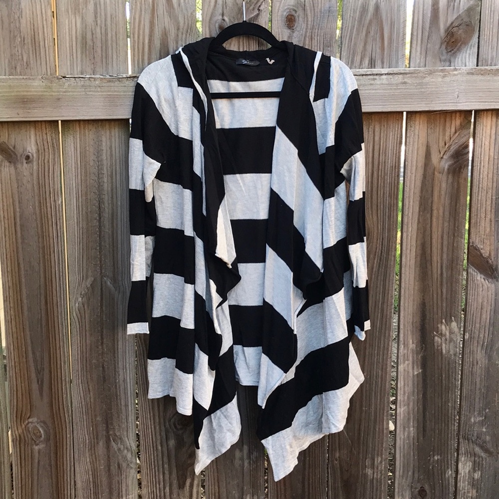 Hooded sweater- L